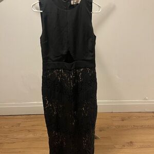 Fame and Partners Black Lace Evening Gown Floor Length Dress size 8 keyhole